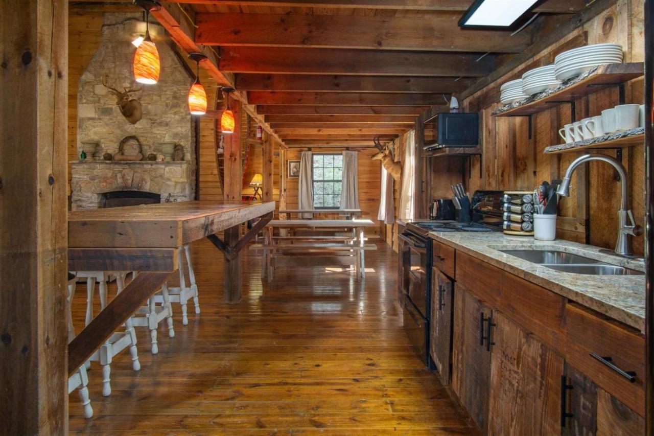 Coyote Lodge At Deerwoode Reserve Brevard Exterior photo
